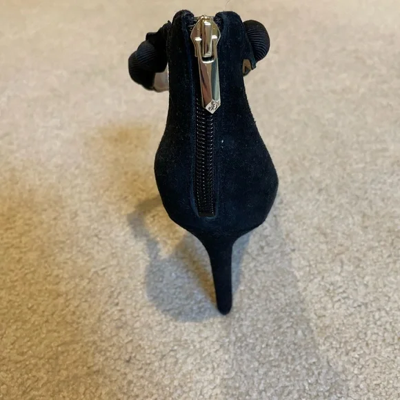 Sam Edelman Black Heeled Sandals with Scalloped Design - Picture 5 of 5
